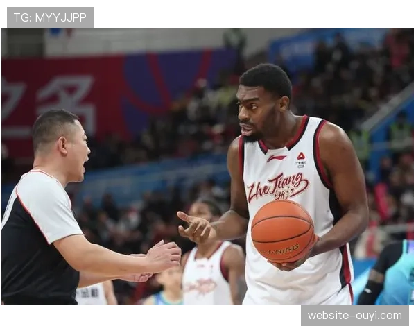 浙江稠州金租新外援麦克詹姆斯完成注册，有望对阵深圳登场