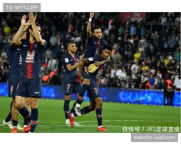 深度战术：解析朗斯如何通过两条紧凑的4-4防线，在客场逼平巴黎圣日耳曼